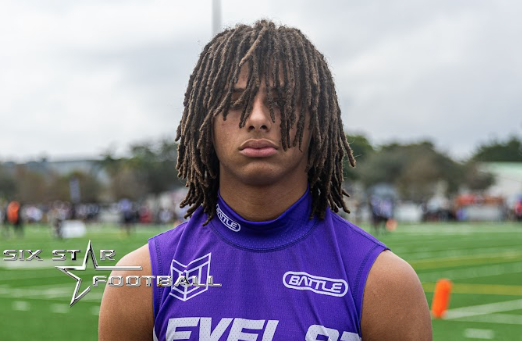 sixstarfootball's tweet photo. Senior Playmakers Bringing the Heat in Maryland

📈Big frames and disruptive defenders fuel this senior collection🔥

STORY➡️https://t.co/fIrFklveSH

@MikeyAgent0 @knyaircrumb @MichaelManuba4
@Chima2027 @SeanSF_Shaq50 @SpiresCary @TankManBeast @AlexanderT1547 @WheelerCahron @5kjaff