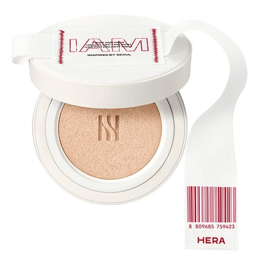 bff_shaw's tweet photo. HERA Black Cushion SPF34/PA++ (I AM Collection) cho lớp nền mỏng nhẹ, che phủ tự nhiên suốt 24 giờ, không bóng nhờn hay vón cục. 15g, chính hãng Hàn Quốc. https://t.co/4IrFvso5Om