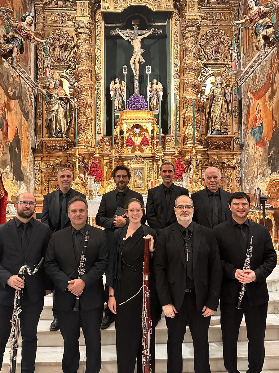 g_de_profundis's tweet photo. 𝐒𝐀𝐋𝐕𝐄, 𝐂𝐑𝐔𝐙 𝐆𝐋𝐎𝐑𝐈𝐎𝐒𝐀 
De Profundis - Grupo Vocal e Instrumental ha participado, un año más, en la Solemne Función a la Santa Cruz de la Hermandad de la Vera Cruz de Sevilla - Estrenando la copla “Salve, Cruz Gloriosa” dedicada a la Santísima Vera Cruz. https://t.co/ydij0C8WFw