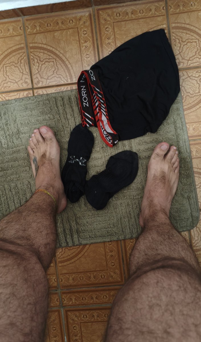 Beargrip78's tweet photo. Encerrando o dia. 👣🚿
#feet #feetfetısh #feetworshi̇p https://t.co/WXN2cBByBa