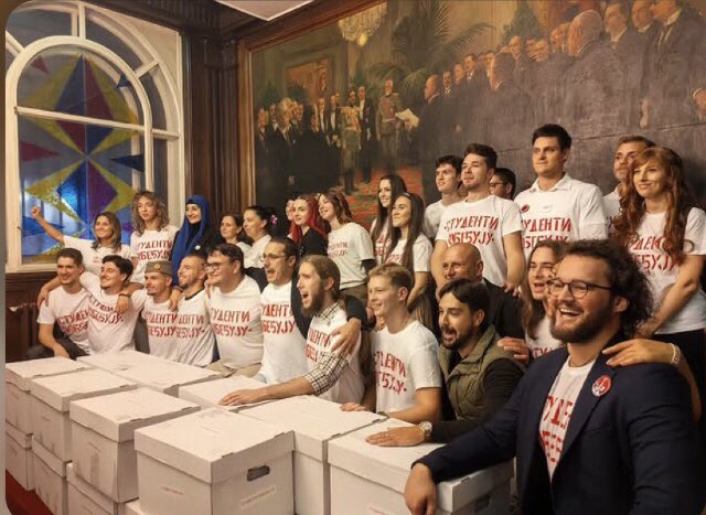 lanabudimlic's tweet photo. koliko moćna slika https://t.co/i8fQiStne0