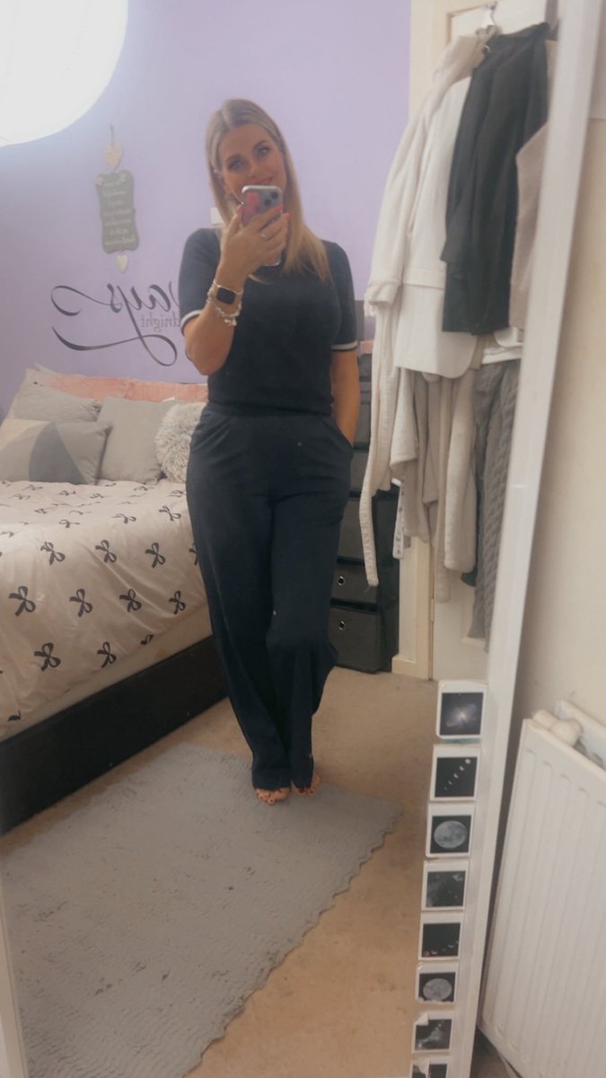keepsmiliny0n's tweet photo. Morning, happy Monday (what’s that all about) hope your day and week are good to you and bring all that makes you smile.  ☺️ https://t.co/c9Qelnwvv0