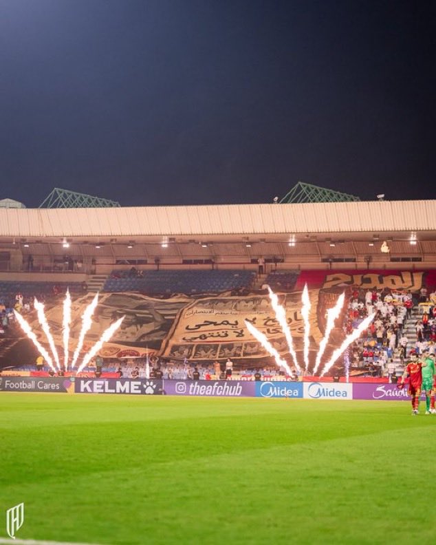 AbdullahYahiya's tweet photo. ليلة كانت تاريخية بكل تفاصيلها 💛❤️

بحضور أبطال الكأس التاريخية.. وبالفوز الأول في بطولة النخبة.. وبحضور أكثر من 7,000 فارس وقفوا خلف القادسية وساندوا الفريق بكل قوة.

شكراً لكل فارس حضر، ولكل من ساند، ولكل من كان خلف الفريق وصنع هذه الليلة الجميلة.

نلتقي بعد التوقف.. بظروف وأجواء أفضل، وبحضور أكبر، ودعم أقوى يليق بالفرسان وبالقادسية.

القادم أجمل.. ومدرجنا دائماً في الموعد. 💛❤️