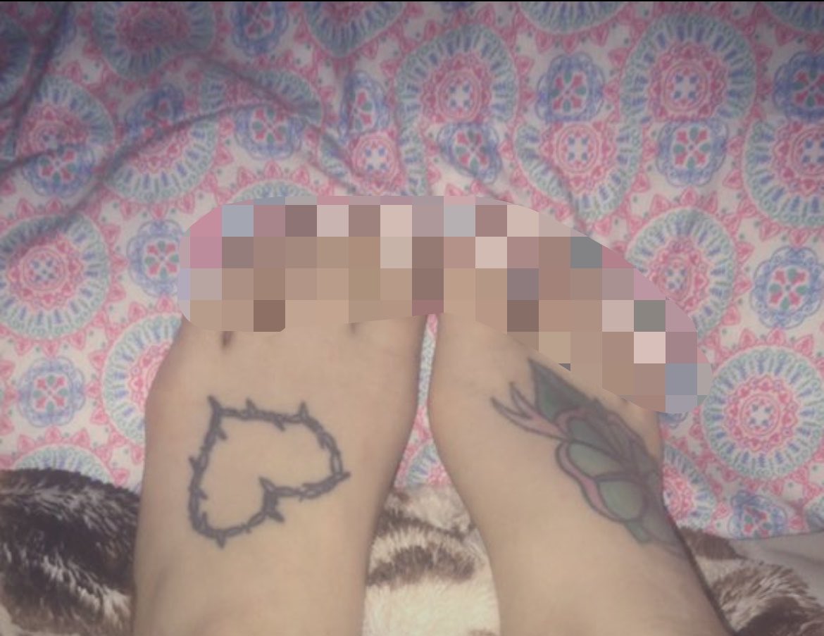cuddlebrat's tweet photo. oh yeah yall wanna see some #nsfw stuffs. ok ok here also; 
#feet #findom #worship #goddess https://t.co/GkvISUxI1q