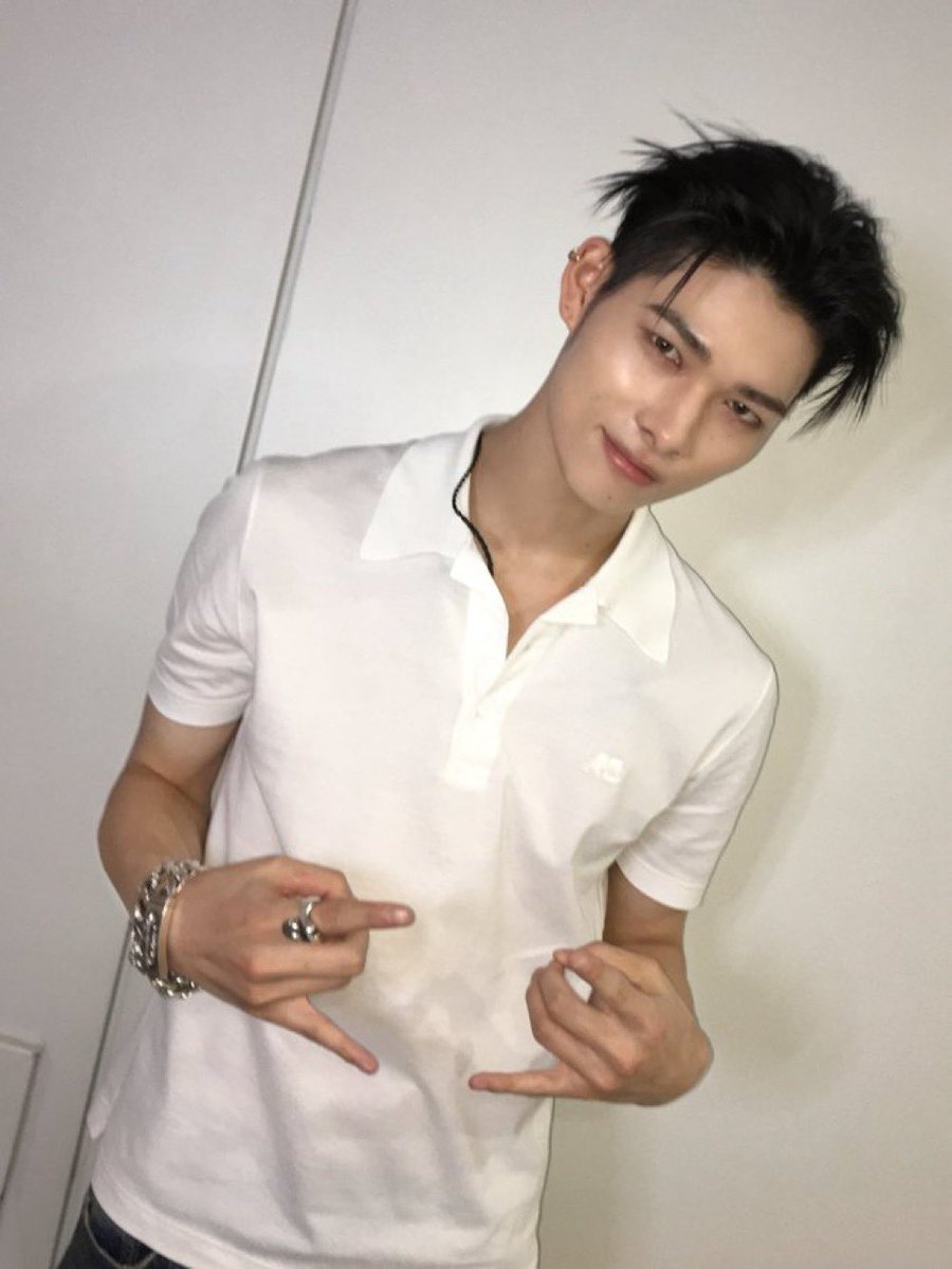 kvnjji's tweet photo. he’s been so cutieful this yr https://t.co/9MatYbEYI2