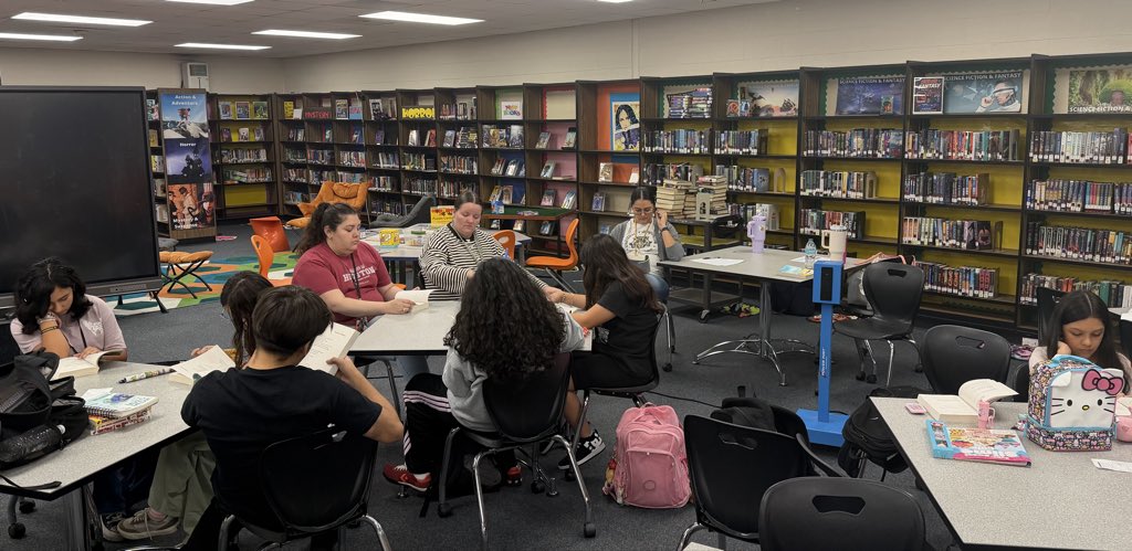 StovallMS_AISD's tweet photo. 📚 Our first Book Club meeting is in the books! Students enjoyed reading, valuable discussion &amp; kicking off another year of reading at Stovall ACE Middle! We can’t wait to see where our reading adventures take us this year! @AldineISD @aldinelibraries @DrWynneLaToya @drgoffney https://t.co/s3P6X3IqsU