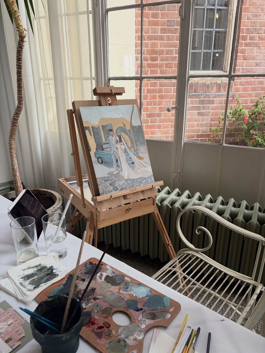 taliitha_F's tweet photo. Hawkstone Hall Open Day

Painting while chatting with lovely couples. My setup was simple this year as I’m still deciding on backdrops. Somehow I ended up with paint on my neck too. https://t.co/rlHXDn42vv