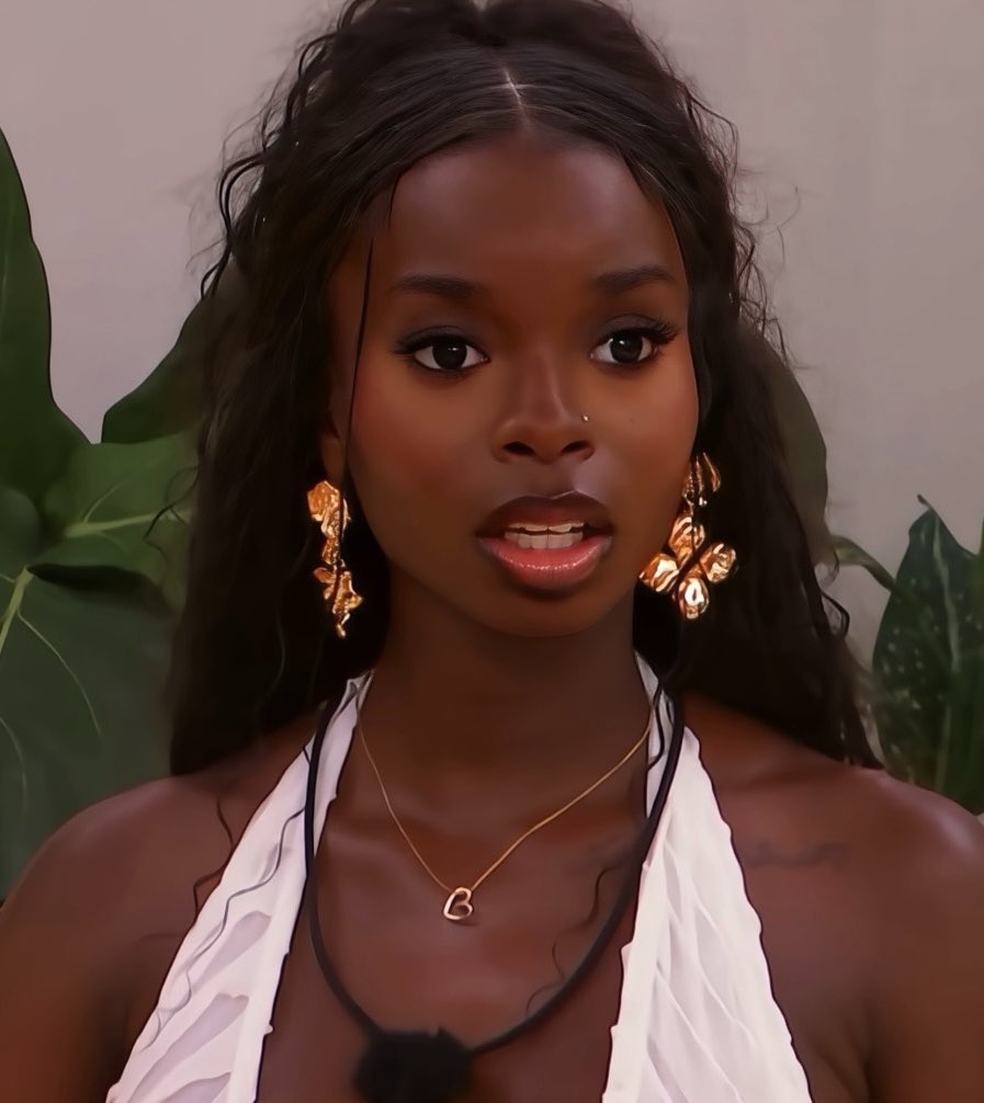 iluvpeaaches's tweet photo. I miss her on my screen😭 https://t.co/6LcfS71DnC