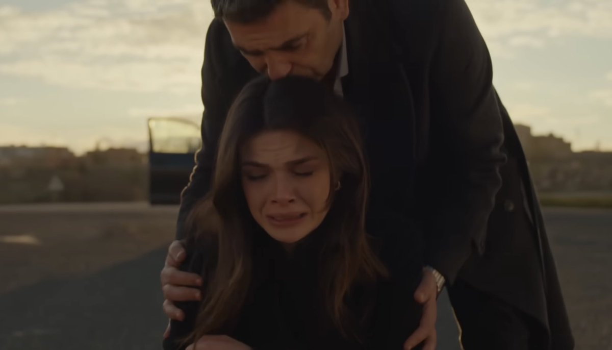 sunsalize's tweet photo. Alya’yı oğlundan kopardıklarında ne hale geldiğini biliyorsun cihan neden böyle bir şey yaptın 😢💔💔💔
#uzakșehir #SinemÜnsal #cihal https://t.co/TwqU5Arm4C