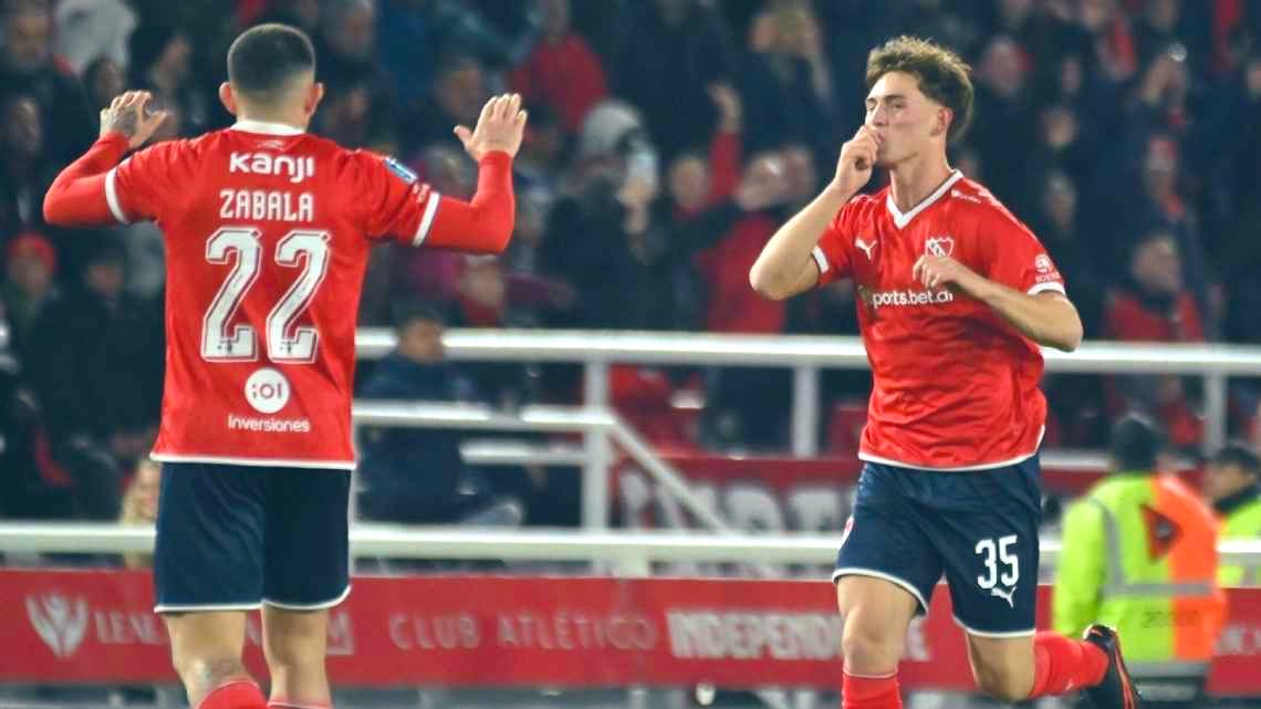 endiablados_ok's tweet photo. Últimos defensores centrales Sub 20 que anotaron su primer gol en #Independiente:
🔥2000: Gabriel Milito (19)
🔥2004: David Abraham (17)
🔥2009 Leonel Galeano (19)
🔥2010: Cristian Báez (20)
🔥2010 Julián Velázquez (20)
🔥2017: Alan Franco (20)
🔥2026: Juan Miguel #Arrayago (17) https://t.co/pR24oRIoXj