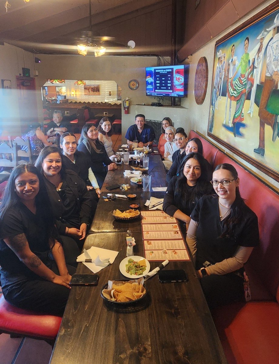 GIDrDon's tweet photo. #teamworkmakesthedreamwork💯
Super proud of this team and grateful for their hard work!
#weightloss #bariatricendoscopy
#gastroenterology #topdoctors https://t.co/MtUJHQy6IR