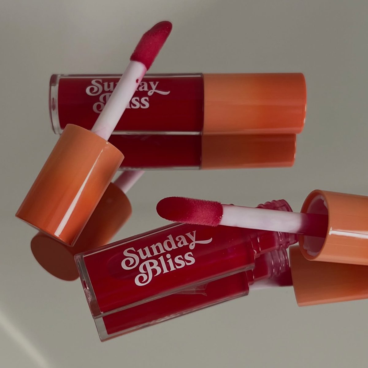 venerito16's tweet photo. A soft red glow, the Sunday Bliss way. Grab yours now. https://t.co/M0FEnSZMbi