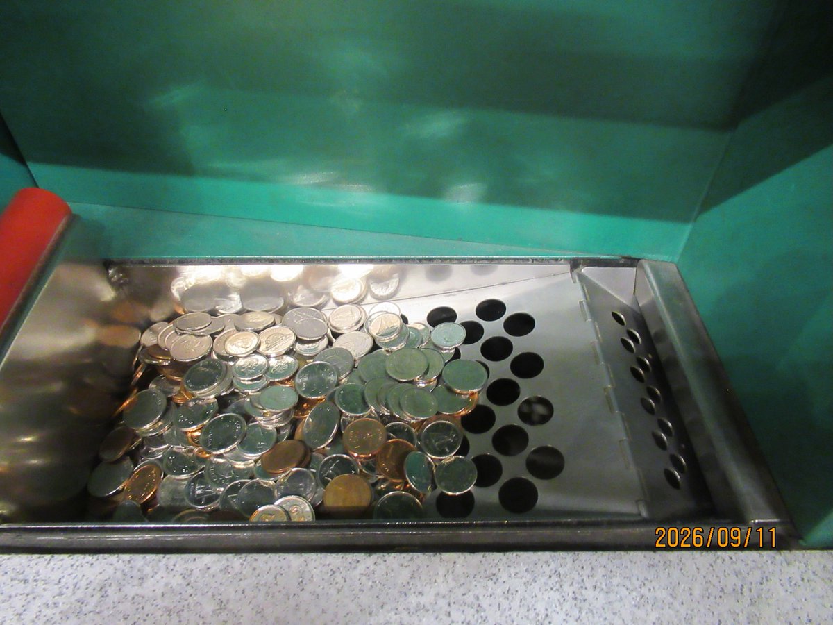TorPoet's tweet photo. Clinking Clanking
https://t.co/cZRNpgtiBL
#Toronto #talky #opinions #amwriting #Ontario #travel #pennies #nickels #coinstar #dimes #quarters #change #coins #cash #Loblaws https://t.co/G4bBGMA4Va