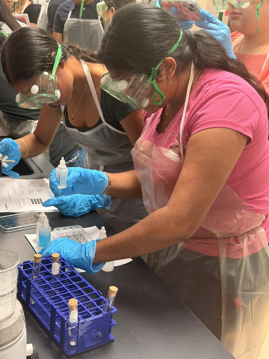 SpringISD_AdvAc's tweet photo. There is no such thing as a slow start to the week when a chemistry experiment has to be done! Scholars at @cwhs_springisd were at it bright and early this morning! https://t.co/okhVXxFrxY