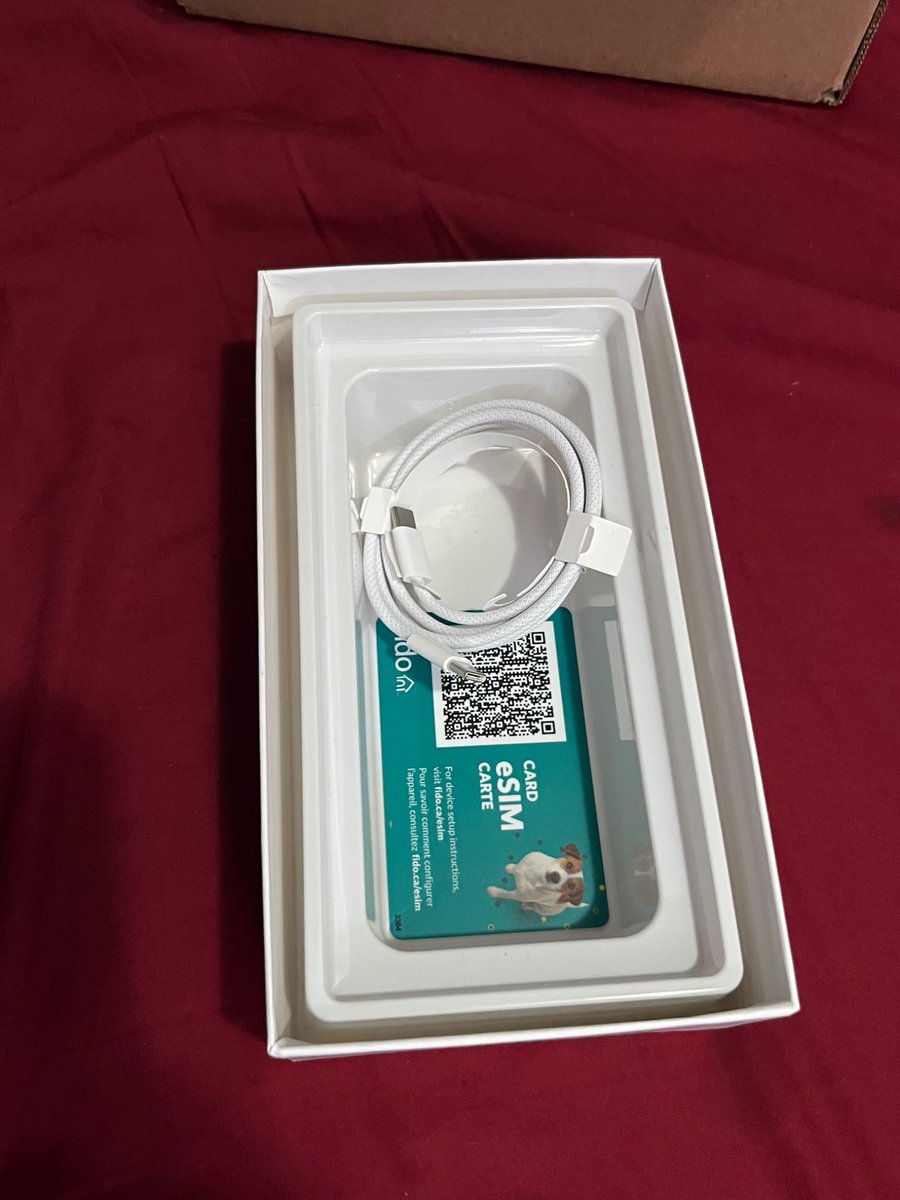 Richard24924361's tweet photo. You take the chance and order a certified pre owned phone. It’s a signature required delivery. You open the box and there you go….your pre owned empty box with a charging cable and e-SIM.. I would be very wary ordering pre owned from @Fidomobile https://t.co/3DjF1IcYK1