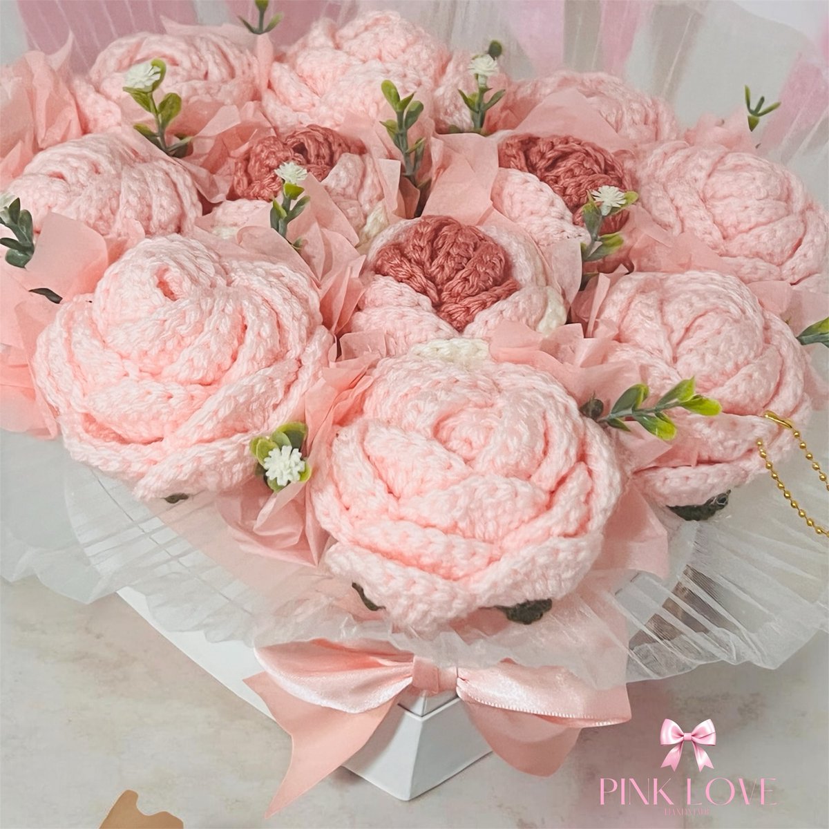 inasnir's tweet photo. Flores eternas a crochet, hechas con el corazón. El regalo perfecto para San Valentín. Recogida local. Envía DM para adquirir. https://t.co/4p7LxrLhmW