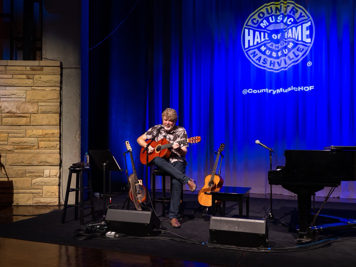 countrymusichof's tweet photo. Yesterday, producer, musician, and singer-songwriter @MacMcAnally participated in a Musician Spotlight program at the Museum. During Musician Spotlights, artists perform, share inside stories, and discuss their creative process and technique. The Musician Spotlight was presented in support of the exhibitions "Kenny Chesney: Living in Fast Forward," presented by @BlueChairBayRum, and "Muscle Shoals: Low Rhythm Rising," supported by OneLouder. The program was made possible in part by @PedigreeUS and @PedigreeFound.