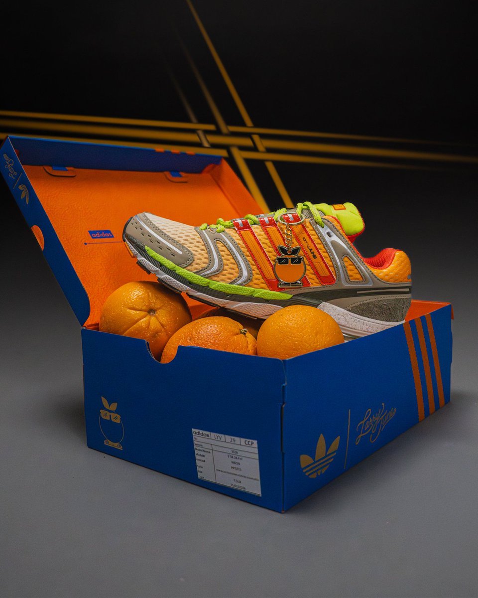 JustFreshKicks's tweet photo. Larry June x Adidas Adistar Control 5 (F&amp;F) 🍊 https://t.co/fgKadTdEKw