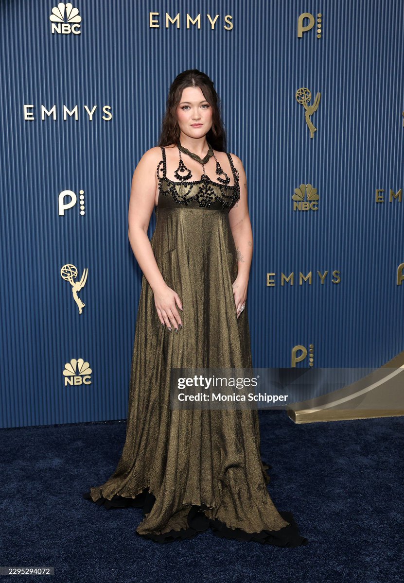 PittCrave's tweet photo. Isa Briones is bewitching at the 78th Emmy Red Carpet https://t.co/VttK3Q4ZNB