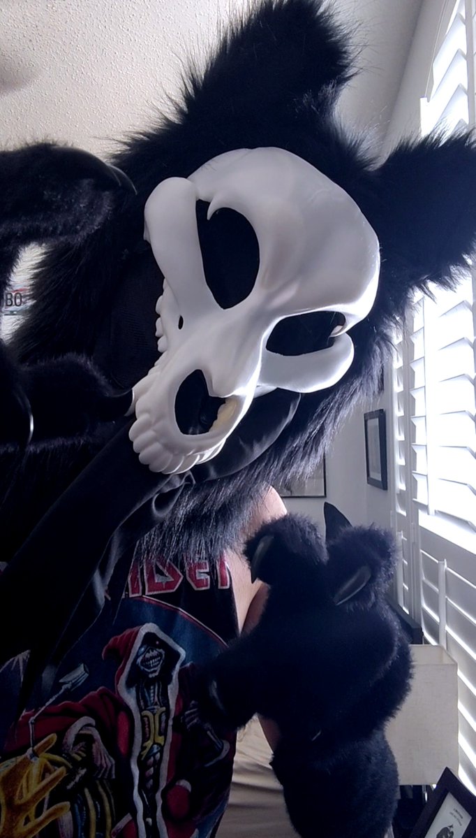 MesoplushLive's tweet photo. Aren't my claws so pretty https://t.co/p4ks33OgRD