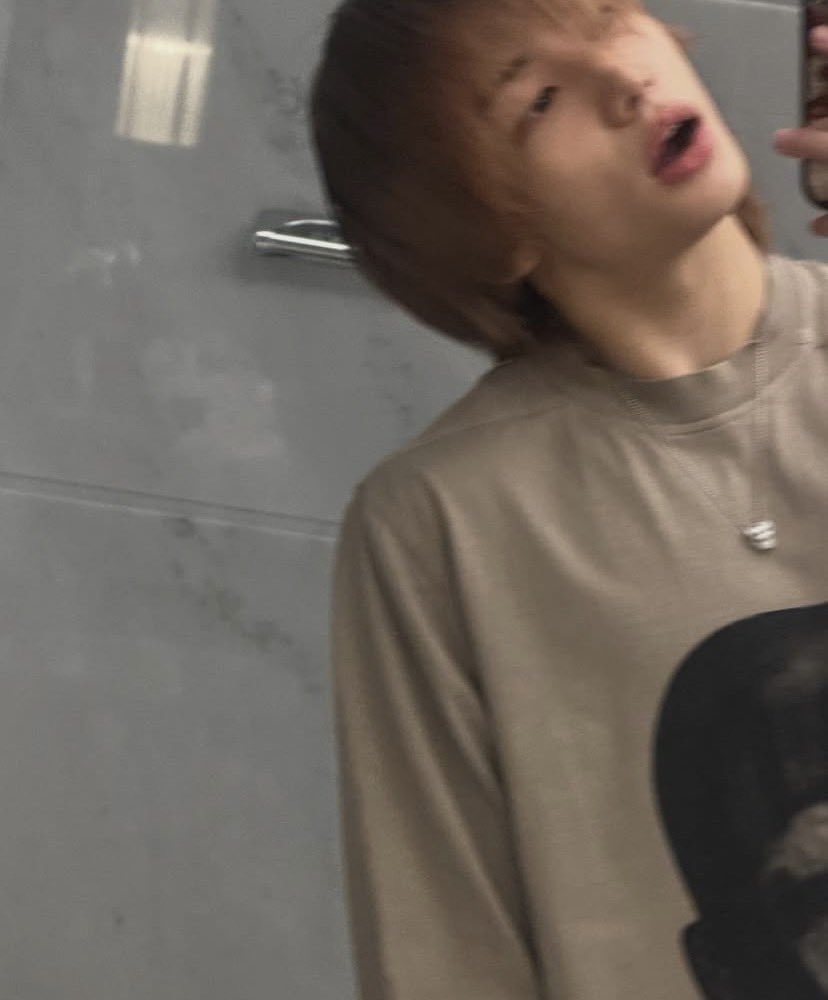 dreamslixie's tweet photo. com base nos meus favs vocês diriam que eu sou omega, beta ou alfa? ✨️ https://t.co/nlQsxT5X7C