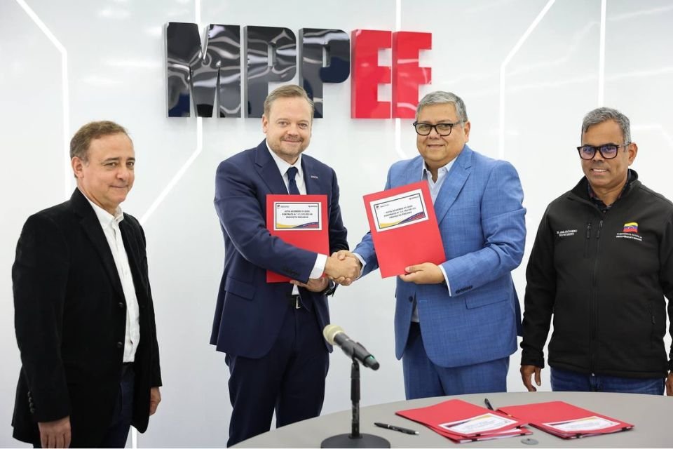 latablablog's tweet photo. #Tablazo  📂 Paradise Papers: presidente de IMPSA, Jorge Salcedo, inscribió sociedad offshore en #Barbados en 2014 junto a dos socios de Samark López, testaferro de Tareck El Aissami.
Gobierna  empresa contratada para culminar #Tocoma y Macagua.
Lean 👇
https://t.co/GyRTAu5W2N https://t.co/0IOOMevb9o