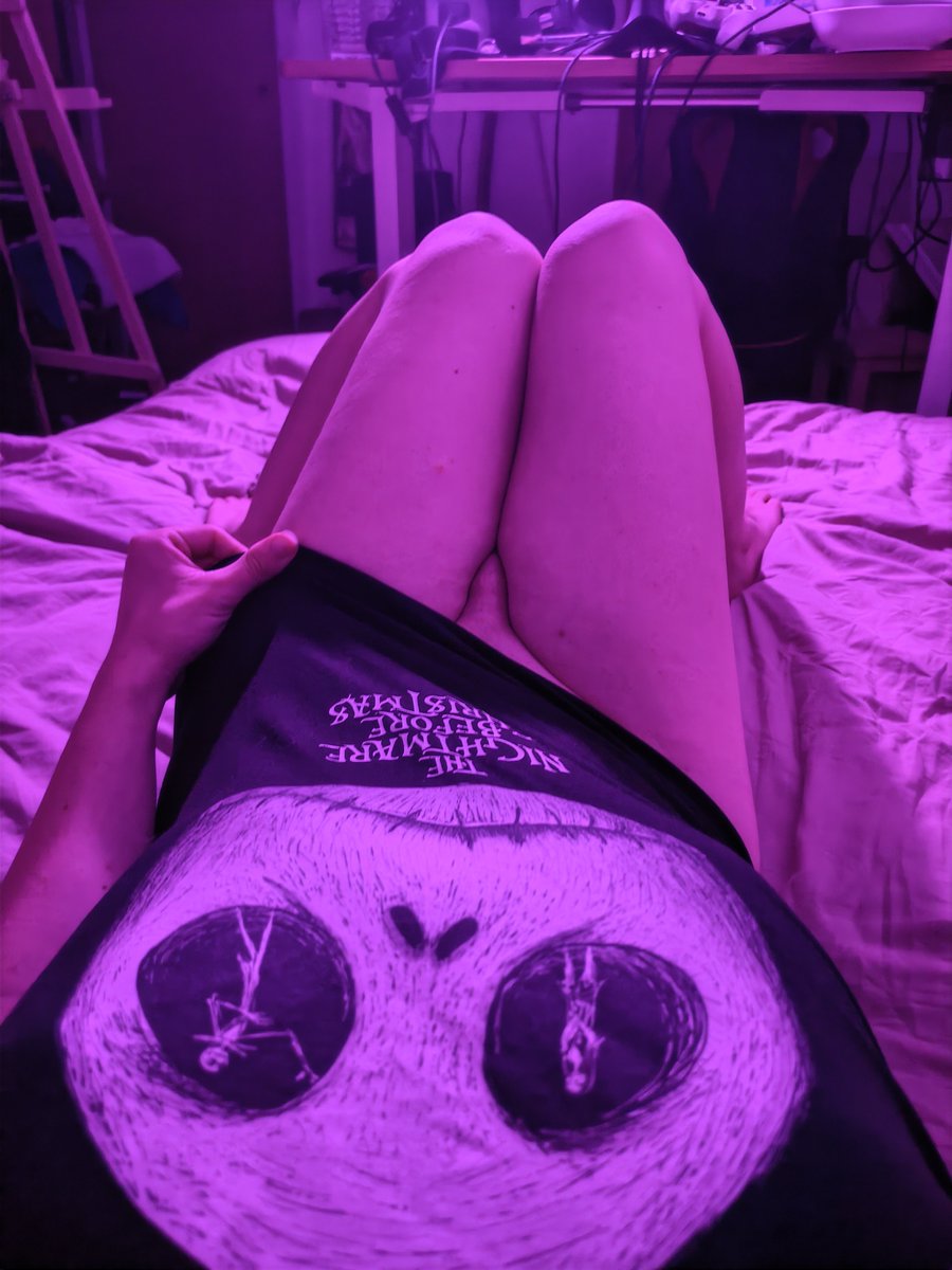 Rinsfw_Femboy's tweet photo. Halloween is coming !! >:3 and this femboy's got a treat for you~ 

💜 And say "ahh" for a treat in dms #femboy #gay https://t.co/BQGp4DyVUD