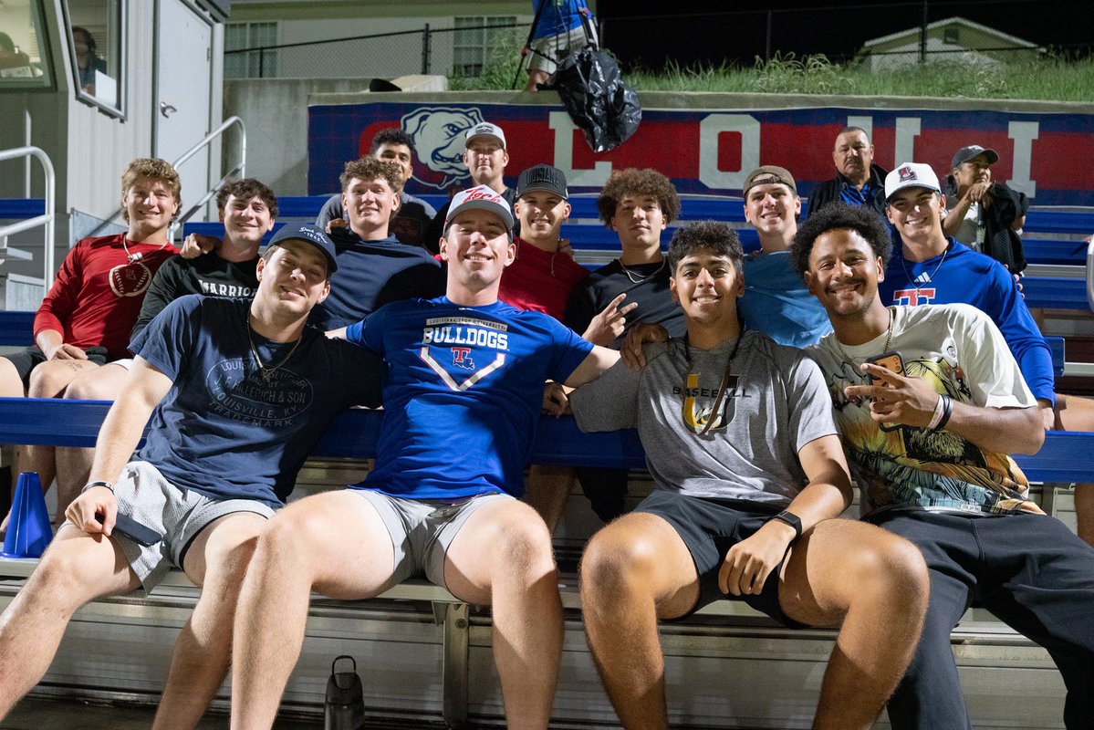 LATechBSB's tweet photo. Shoutout to the guys for showing up and supporting @LATechSOC last night! 

#HBTD | #BarkLouder https://t.co/Y8TFGo04Ye