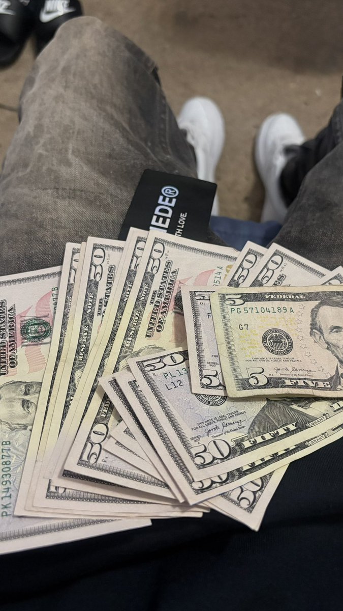 woahshe2fye's tweet photo. See ya soon https://t.co/6m1pnQj2Hb