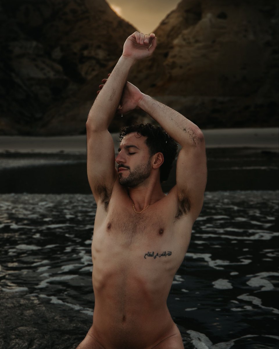 habibiheem's tweet photo. Realized i never posted these shots here. Got a lil spicy at the beach. https://t.co/72qt3TyDrt