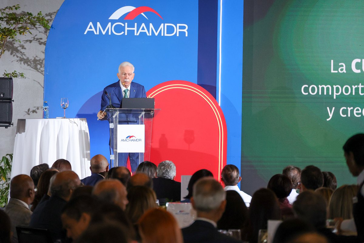 AMCHAMDR's tweet photo. Este lunes, Luis Molina Achécar, presidente del Centro Financiero BHD, fue el orador invitado y huésped de honor de nuestro Almuerzo AMCHAMDR, bajo el tema de “Reflexiones sobre el Rol de la Empresa y la Cultura en el Progreso Económico y Social”. https://t.co/HKCEMDpmXX