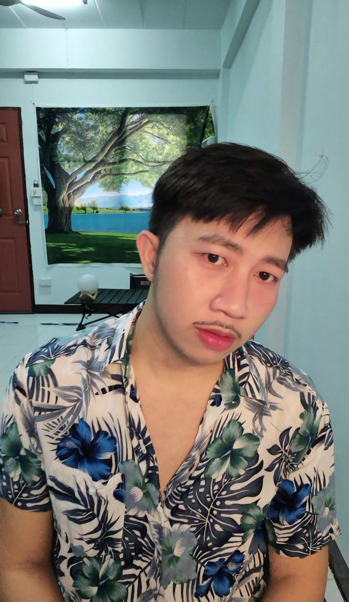 HvsXek's tweet photo. พยายาม จะเป็นคนที่ดีเพื่อใครสักคนเเล้ว เเต่ก็ ถูกเขาทำร้ายมาตลอด เพราะความจำเป็น หรือ มันอาจจะไม่ใช่เเ��่ความจำเป็น เเต่เป็นสิ่งที่เขาต้องการ ผมเคยนั่งร้องให้คนเดียวในขณะที่ เขา ได้ทำสิ่งที่เขาบอกว่าจำเป็น หรือ เขาต้องการ วันนี้ผมไม่ได้นั่งร้องอีกอีก ผมคนเก่าก็ไม่เท่าผมวันนี้ 😶 https://t.co/1UXnsRWaCh