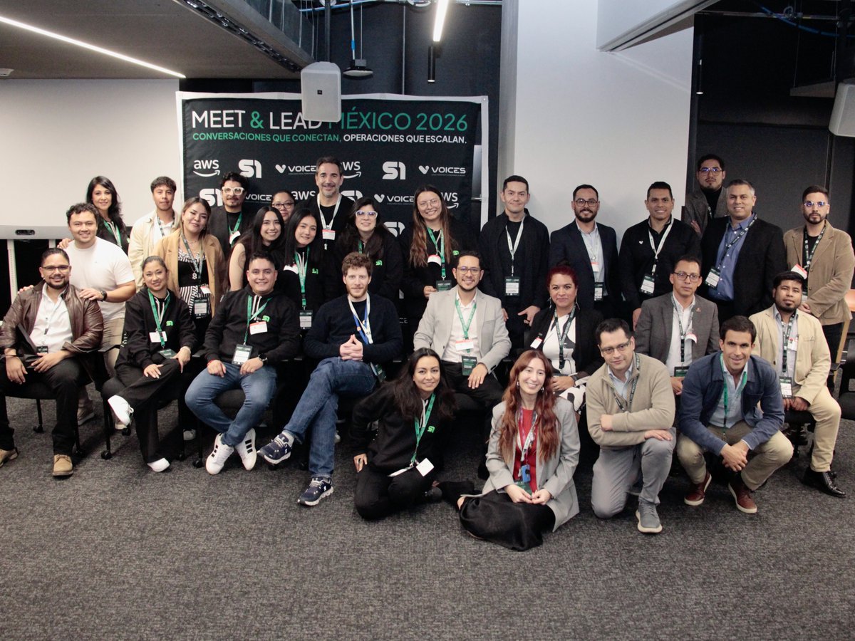 VoicesMex's tweet photo. La semana pasada fuimos patrocinadores de Meet &amp; Lead México 2026. 🚀

Compartimos perspectivas sobre IA y nuestro director, Enrique Quiroz, presentó un caso de éxito sobre RCS y participó en uno de los paneles del evento.

Gracias @s1gateway por este espacio.
#VOICES #RCS #IA https://t.co/BxDJFpzFUe