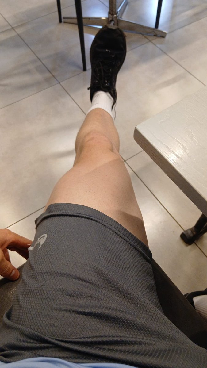Danilooficial89's tweet photo. Isto dá 30 minutos na academia e andando no serviço todos os dias ,malhei perna semana passada Olha como esta.
E vocês gostam de pernas?
😀😉 https://t.co/2pFZU1LkpS