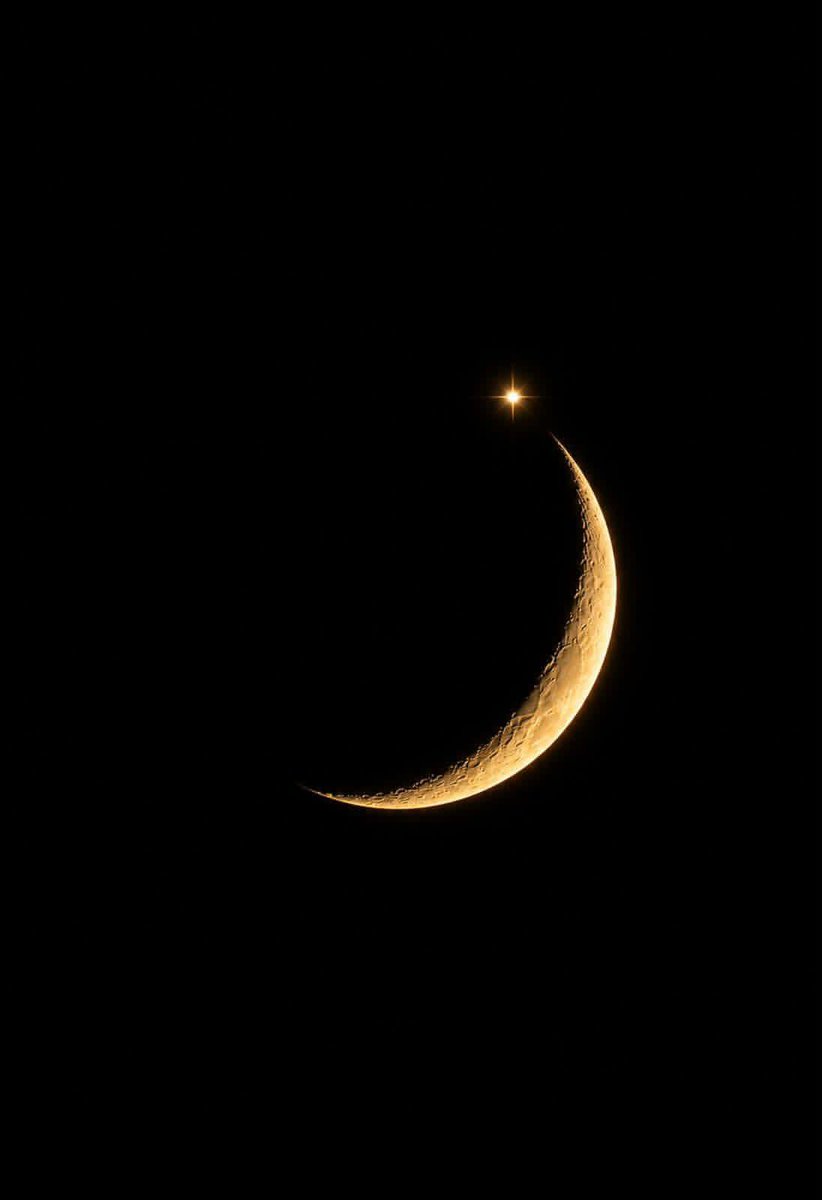 awan_noori's tweet photo. What a beautiful sight Venus met Moon 🌙 https://t.co/S4ppSNlTTV