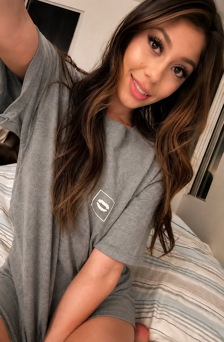 prettywillow23's tweet photo. Tell me how you want it lets make a deal ❤️☺️ https://t.co/oFU0PxxsQ9