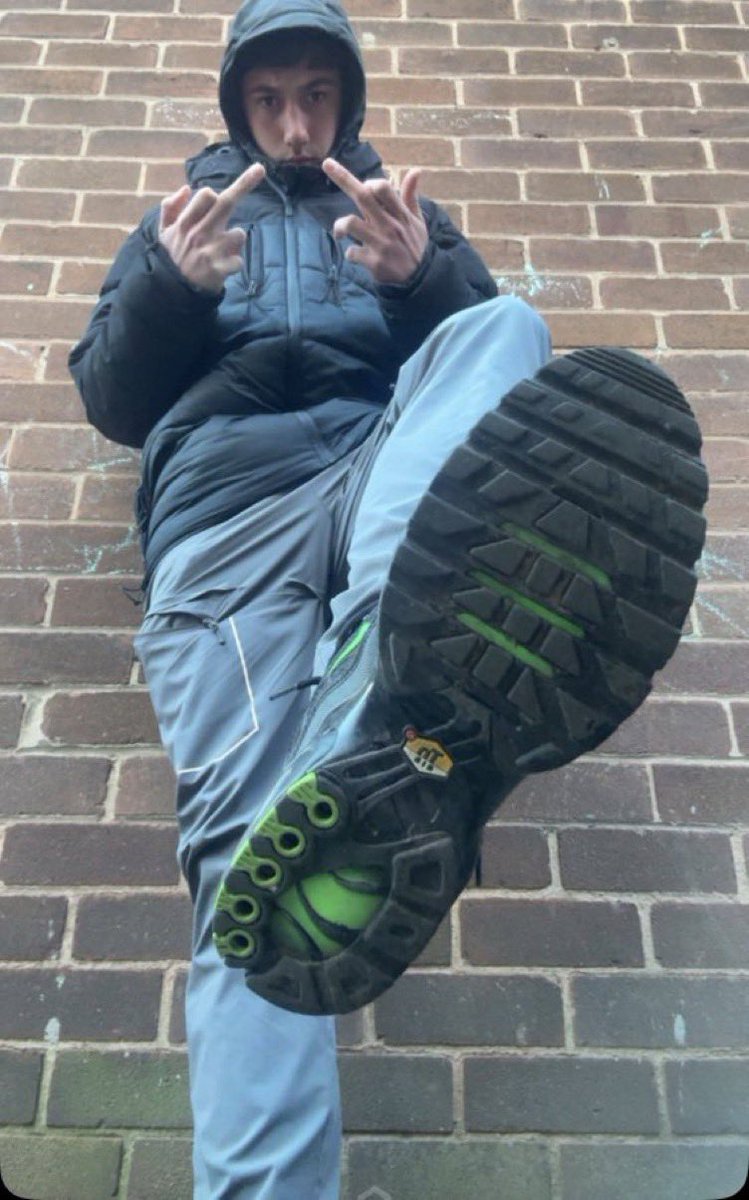 KingCon3X's tweet photo. Which Beta is funding my life then?
#findom #scally https://t.co/8GYw5yK0bE