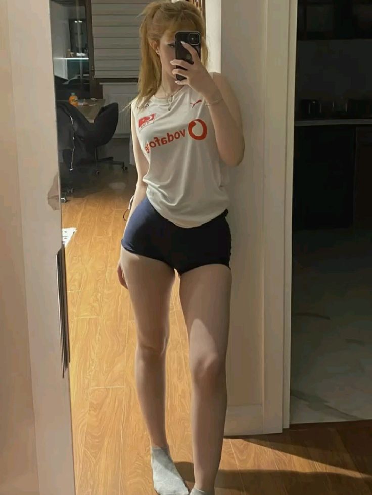 RealAmaran's tweet photo. She knows when to be soft and when to disappear. https://t.co/eqSBr0Rw1Z