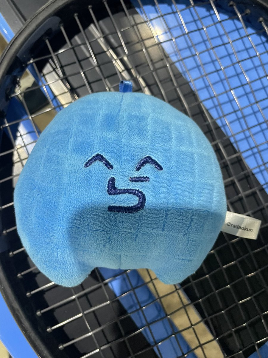 Kazehito0's tweet photo. 第3段‼️‼️‼️‼️
らだおくんを打ってみた（ ^ら^ ）ｶﾞﾊﾊ
思いのほか飛んでかなりボールとしての代役なっててウケた🤣
 #らっだぁ #らっだぁ運営

打ったあと確認したらメロンパンらだお完成してた絵➞ https://t.co/4sHG7Dhuov