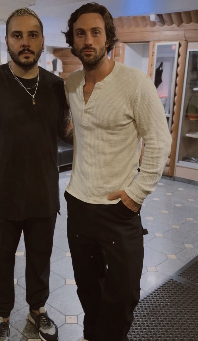 milfjohanson's tweet photo. Aaron taylor Johnson in Manhattan, New York yesterday! https://t.co/ayBZhNeL5z