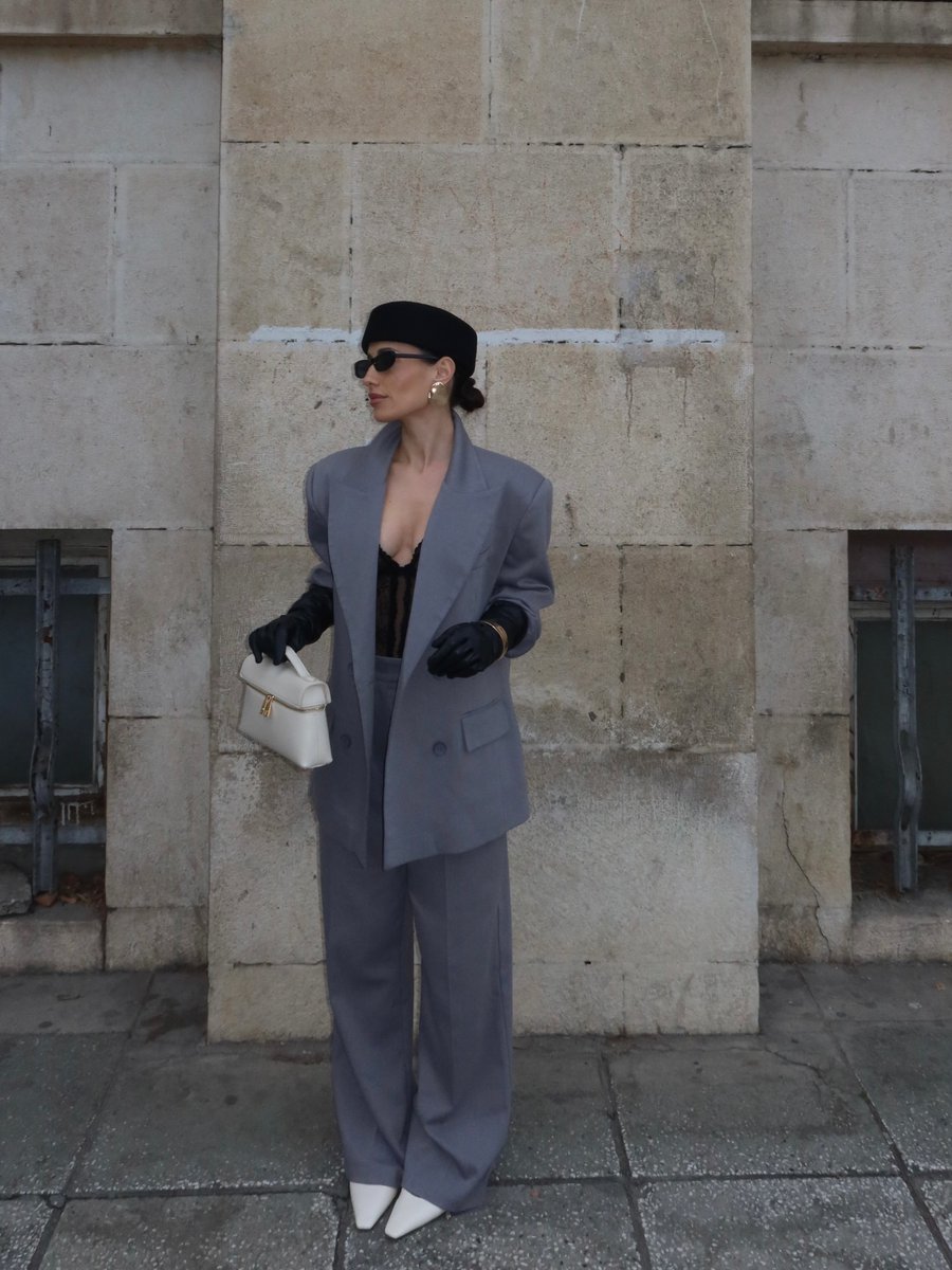 Surfernand's tweet photo. Parisian-inspired outfit. Suit by @shtyn_brand https://t.co/grHVp0rdKs