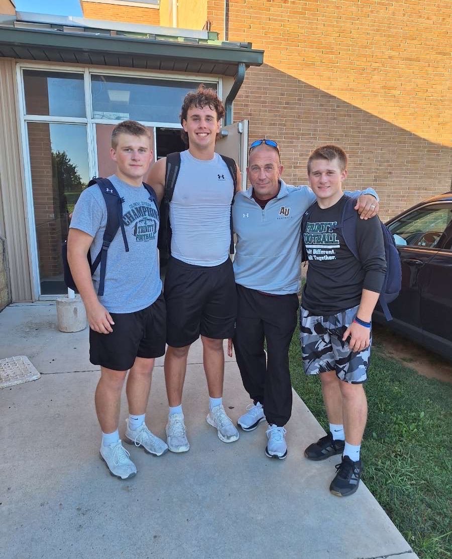 sam_swepp9's tweet photo. I am blessed to have received an offer from @AlverniaFB today! Thank you @CoachDev12 for this amazing opportunity! 
-
@Trinity_HSFB @PaFootballNews @footballcoach79 @Pa_Preps @CoachTufaro @CoachJWaters_ @CoachLouSepe @CoachODonnell_ @CoachLampAU @CoachMClayton @dunlap5252787 https://t.co/paceK25Uro