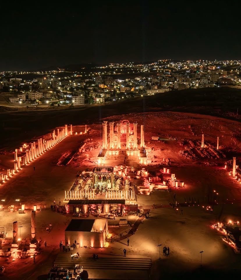 gorgeous4ew's tweet photo. أجواء حفل زفاف في مدينة جرش الأثرية 🇯🇴😍 https://t.co/Ff7HiL98op