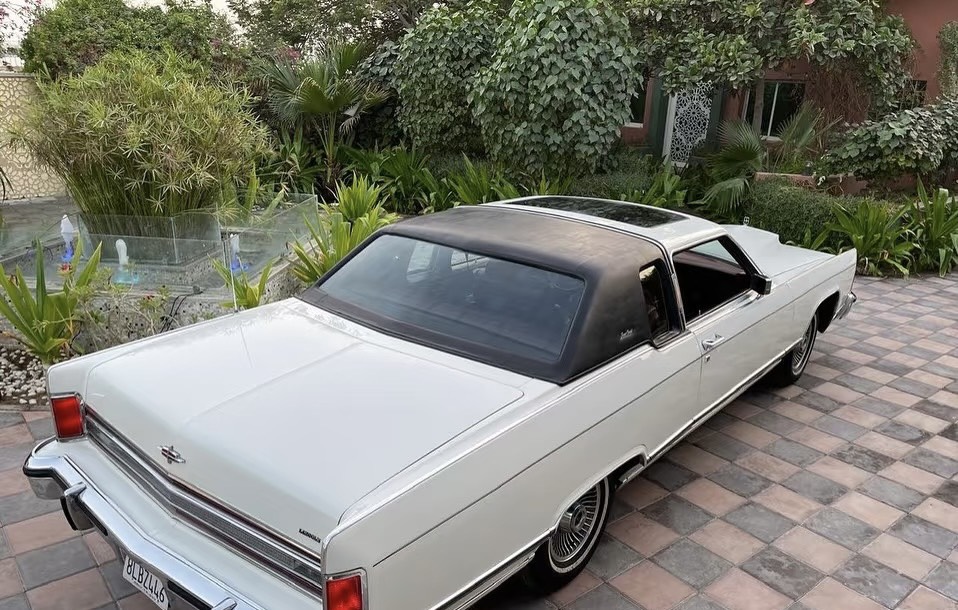 Emily_r066's tweet photo. Guess which year this car is from. https://t.co/I1rWv9X4Gb