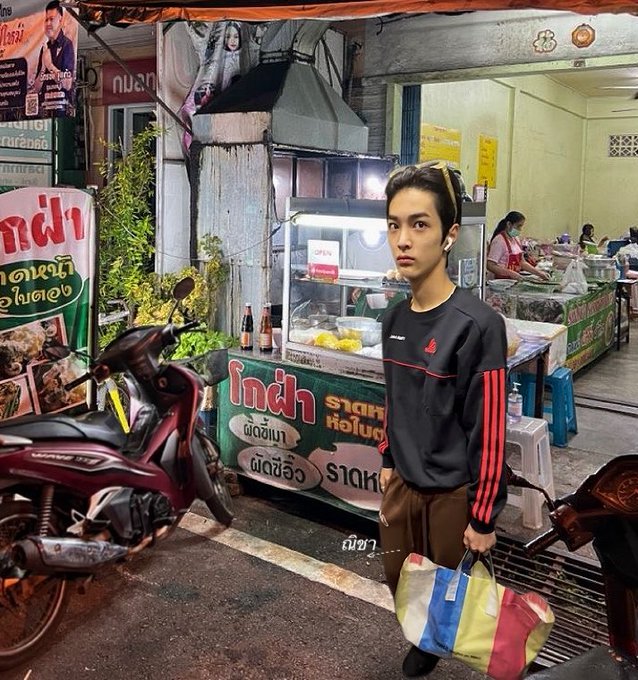 humanrecoerd's tweet photo. RECEH BGT HUMOR GUE PAGI INI, KOMUKNYA ITU LOH DEK😭

©qnasx14 https://t.co/TltrzqpcP0