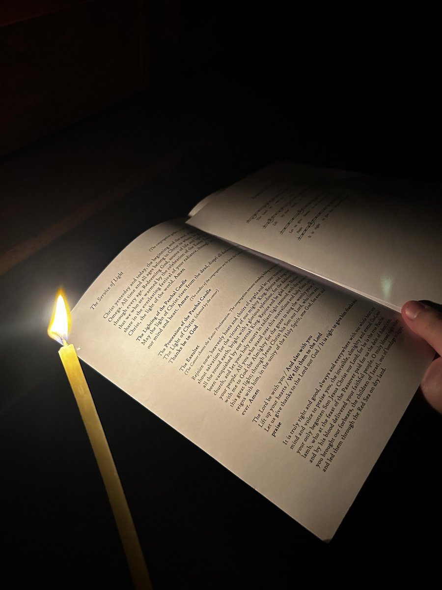 Hoonqii's tweet photo. Just 20 pages of this cozy mystery novel and I’m already hooked—can’t wait to see where the clues lead! ， https://t.co/YLS1FPIkE6
