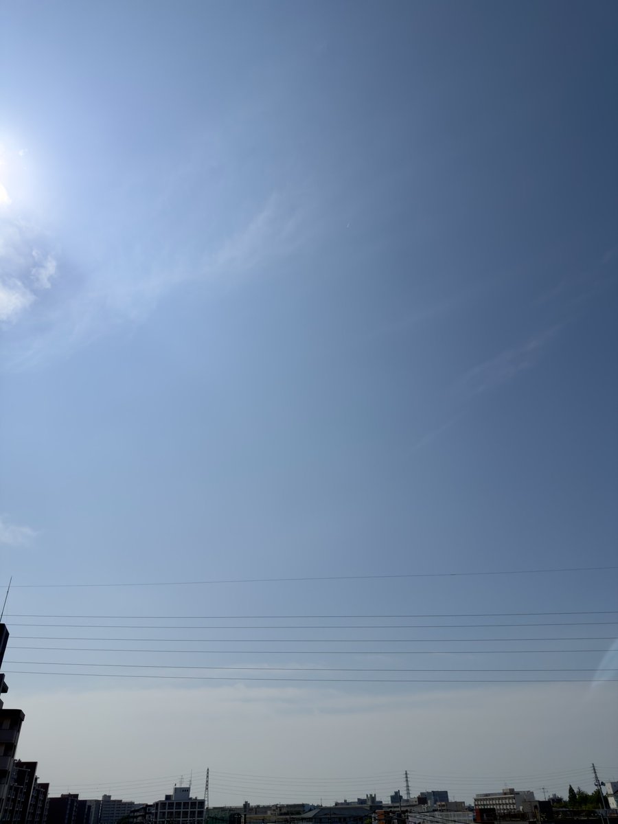 NEI_alienation's tweet photo. おはようございます！

雨続きで嫌になりますね…流石に頭痛が😵
天気が悪くても気持ちは晴れやかに✨

では、本日も頑張りましょー♪ https://t.co/uKUTWydyny