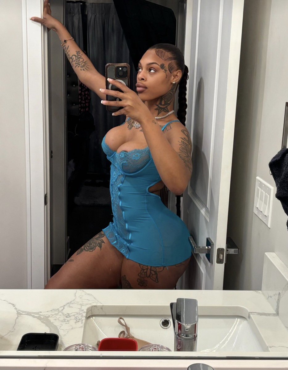 waydaabutterfly's tweet photo. I give it all 🩵 #nsfwtwtًً https://t.co/2syyO6W0qj