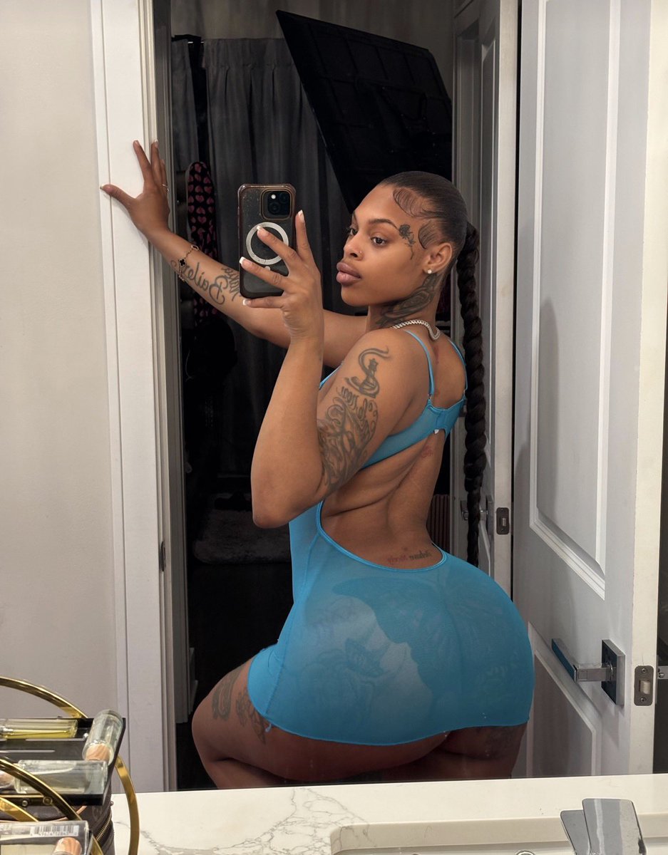 waydaabutterfly's tweet photo. I give it all 🩵 #nsfwtwtًً https://t.co/2syyO6W0qj