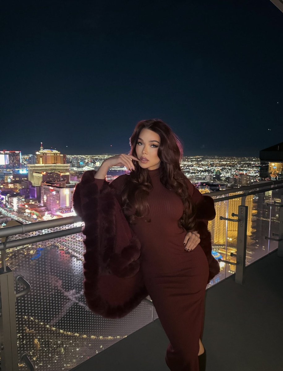 rosetrans65's tweet photo. Vegas or me #trans #translovers #transgirls #Igbtq #transgender #porn #emmarose #viralpost https://t.co/FbTV7WN734
